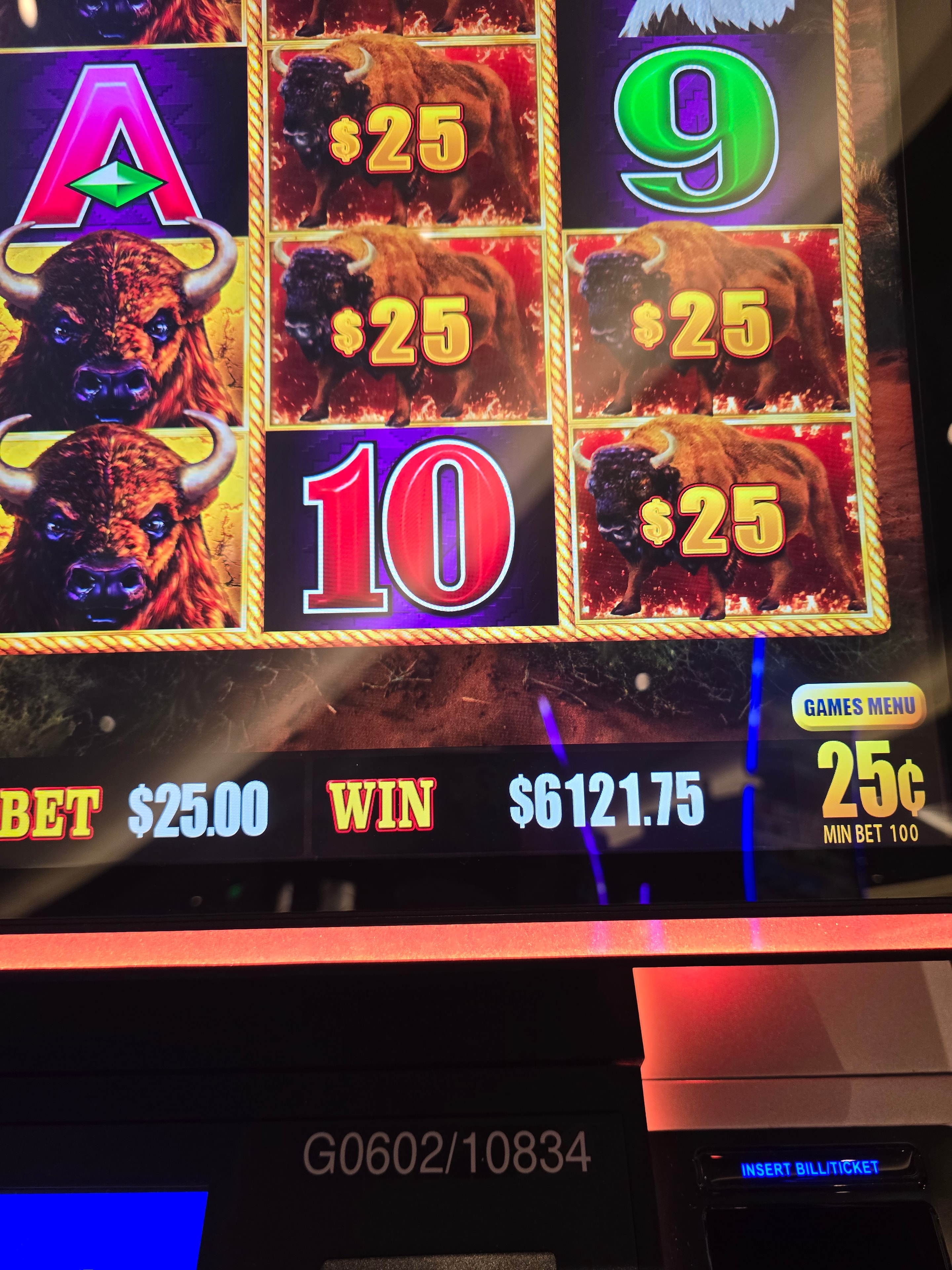 Buffalo Link slot machine win showing $6,121.75